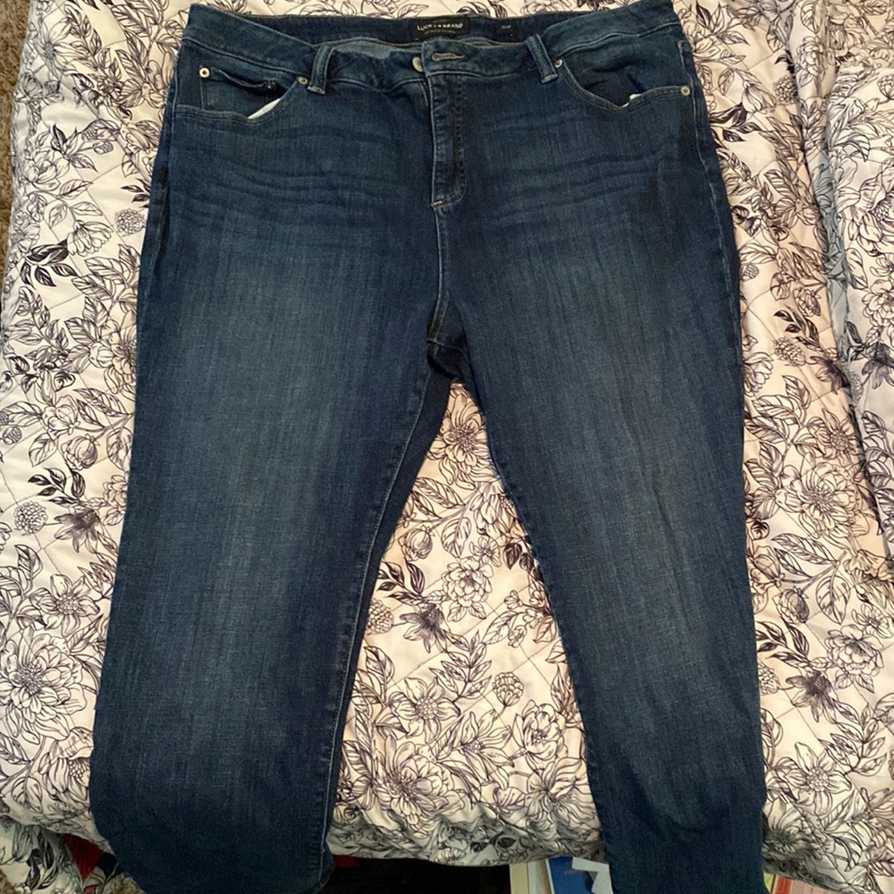 Females lucky jeans 20w